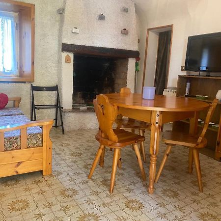 “Casa Rosi” Appartamento In Zona Medievale 피소그네 외부 사진